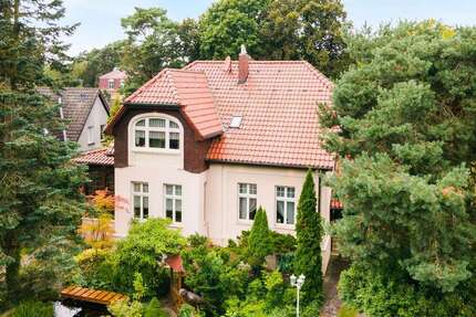 Haus zum Kaufen in Strausberg 798.000 € 223.34 m² 7 zimmer