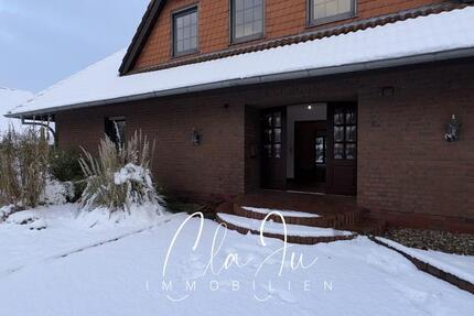 In Renovierung: Großzügige Erdgeschosswohnung mit Garten und Carport 4 zimmer