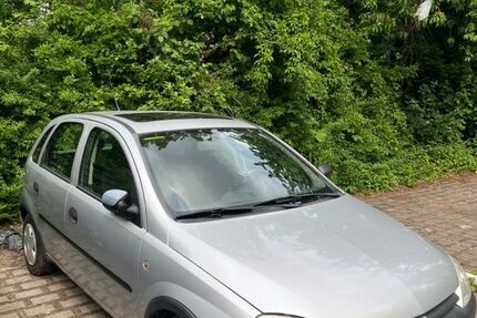 Opel Corsa 192.000 km 999 &euro; Kiel 24143