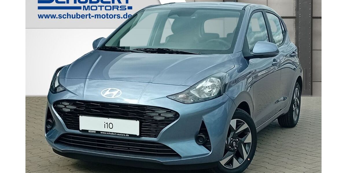 Hyundai i10 2.324 km 18.590 &euro; Magdeburg 39108