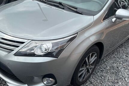Toyota Avensis 238.229 km 5.200 € Euskirchen/Wüschheim 53881