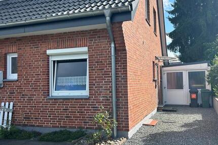 Erdgeschosswohnung mit kleinem Garten in 25712 Burg zu vermieten 2 zimmer