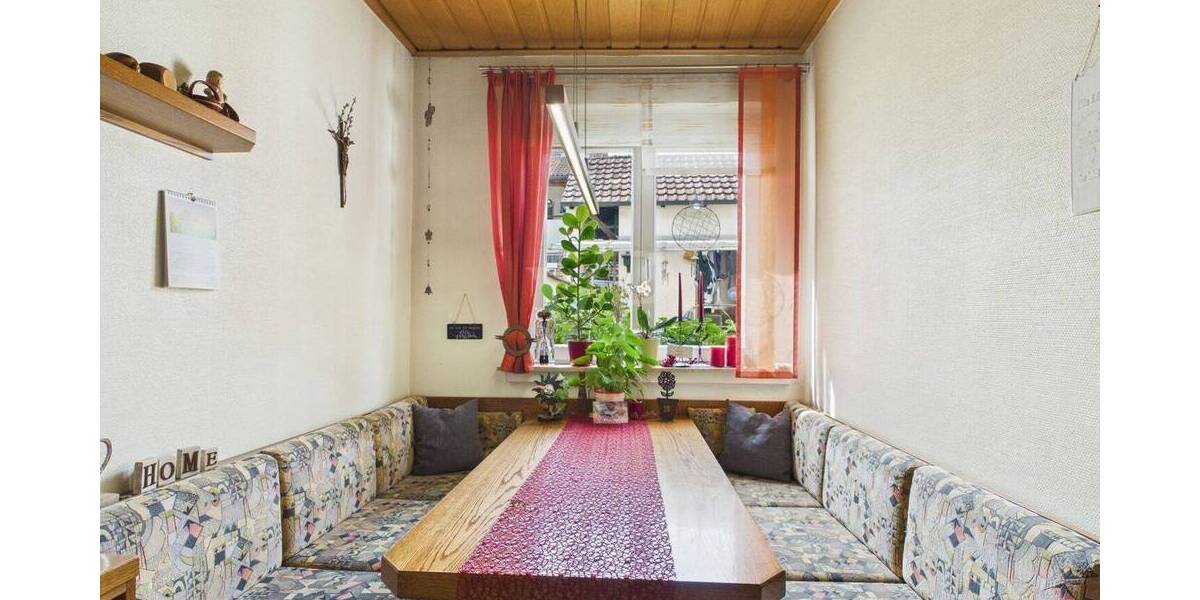 Einfamilienhaus Haßfurt - 8 Zimmer, 234 m&sup2;, 395.000&euro; | Angebot:26751043