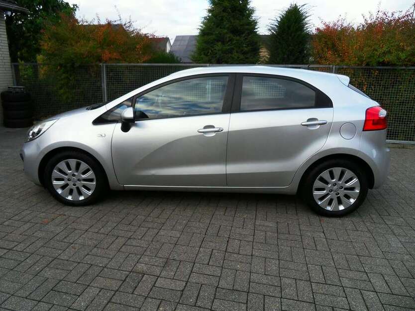 Kia Rio 90.000 km 6.850 € Erwitte 59597