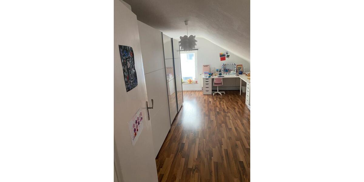 Dachgeschoßwohnung Esslingen am Neckar Brühl - 3.5 Zimmer, 75 m&sup2;, 1.050&euro; | Angebot:25547171