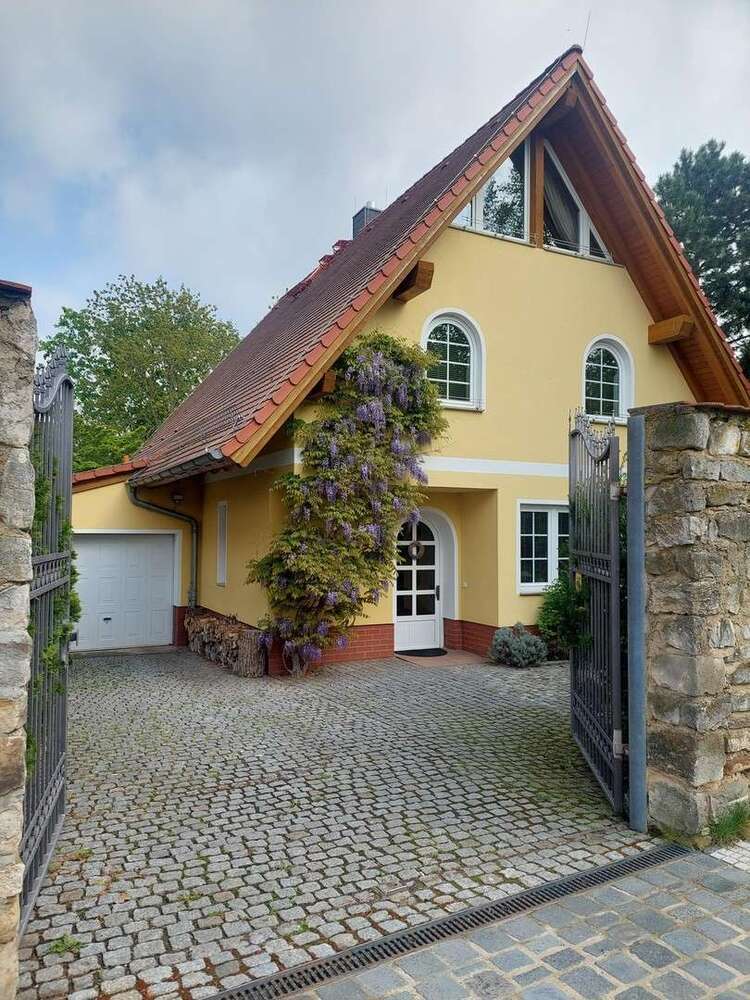 Haus zum Kaufen in Merseburg 398.000 € 190 m²