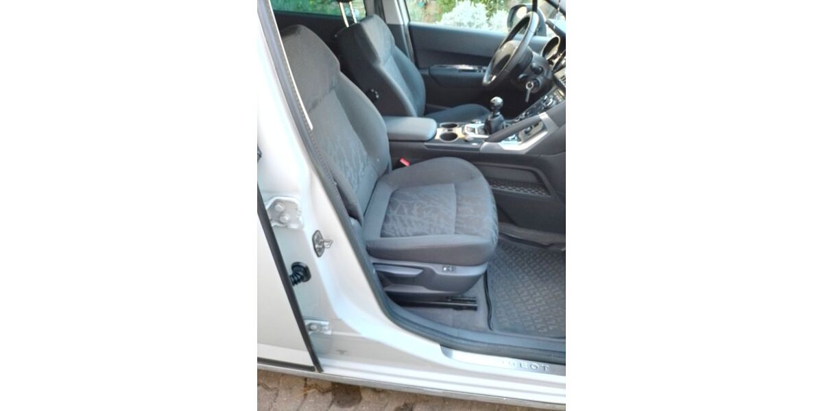 Peugeot 3008 132.000 km 5.500 &euro; Niederwerrn 97464