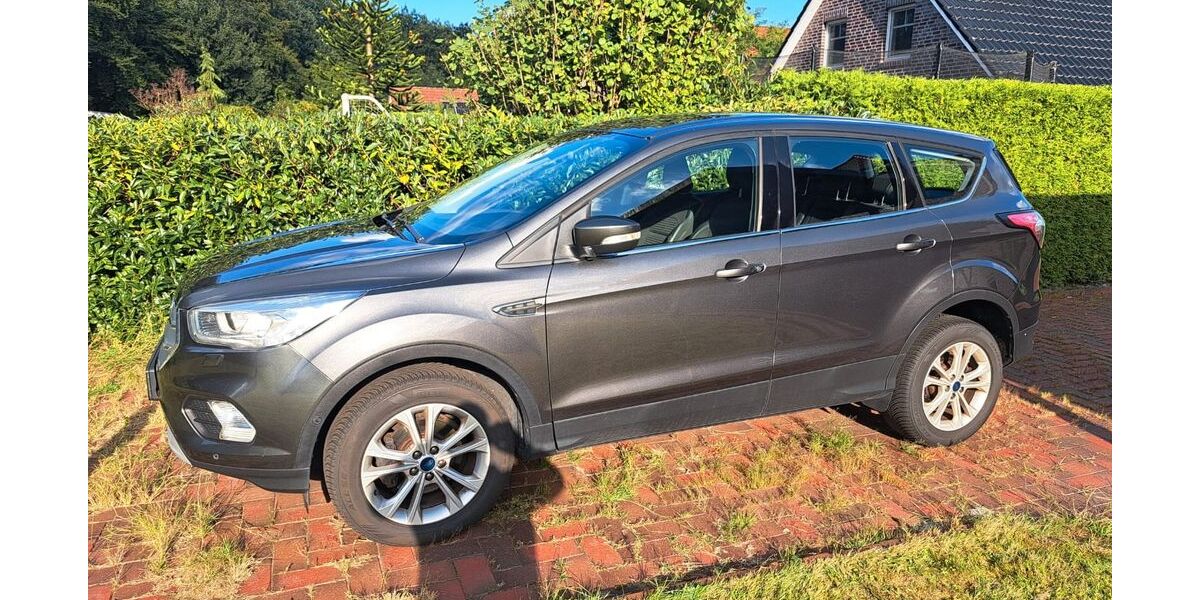 Ford Kuga 141.837 km 10.400 &euro; Grossefehn 26629
