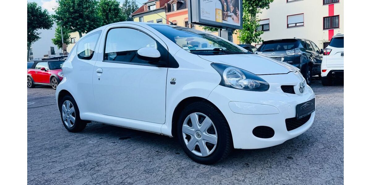 Toyota Aygo (X) 72.000 km 4.900 &euro; Saarbrücken 66115