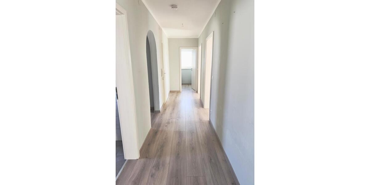 Etagenwohnung Vilsbiburg - 4 Zimmer, 100 m&sup2;, 900&euro; | Angebot:26420650