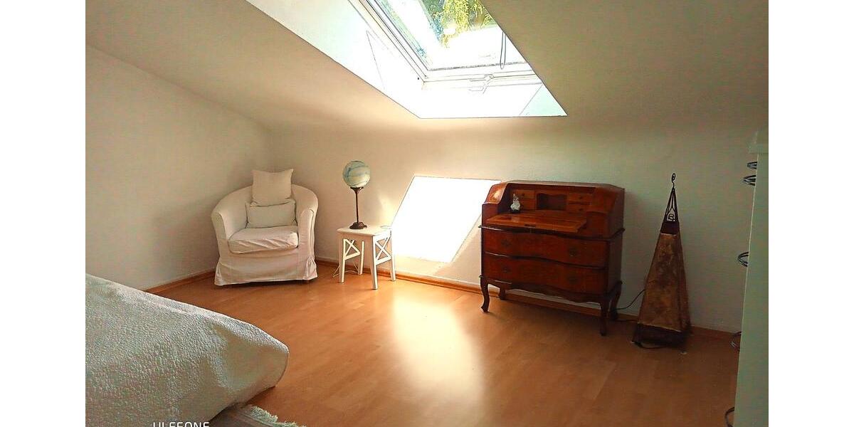 Dachgeschoßwohnung Frankfurt am Main Nord-Ost - 2 Zimmer, 65 m&sup2;, 1.100&euro; | Angebot:26381186