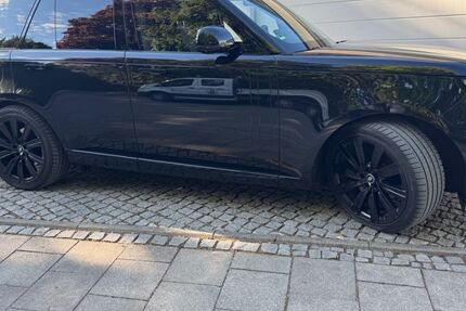 Land Rover Range Rover 48.900 km 116.999 &euro; Ismaning 85737