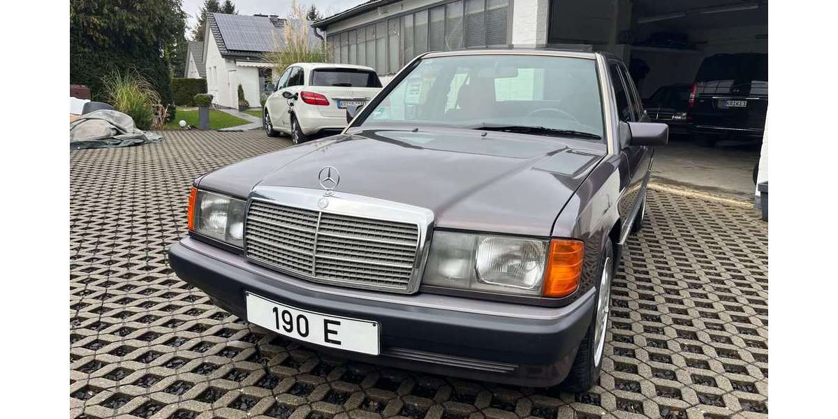 Mercedes-Benz 190 186.000 km 9.450 &euro; Krefeld 47809