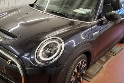 Mini Cooper SE 12.980 km 23.999 &euro; Harxheim/ Mainz 55296