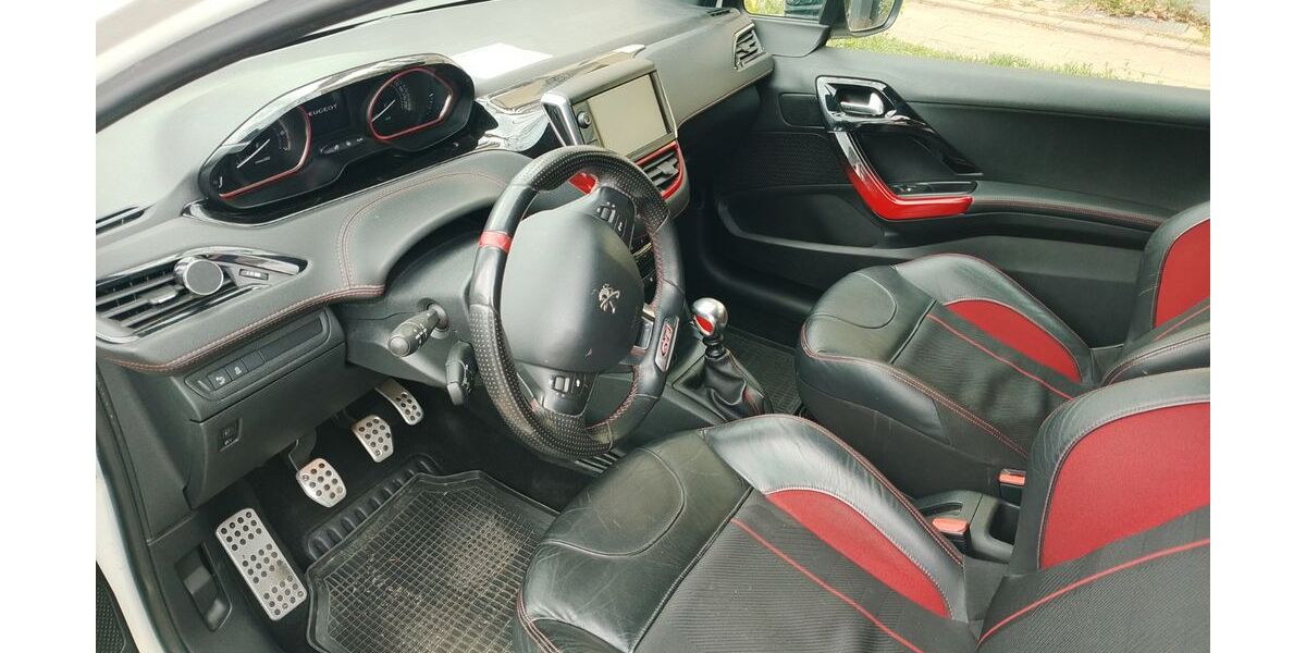 Peugeot 208 110.000 km 5.500 &euro; Düren 52349