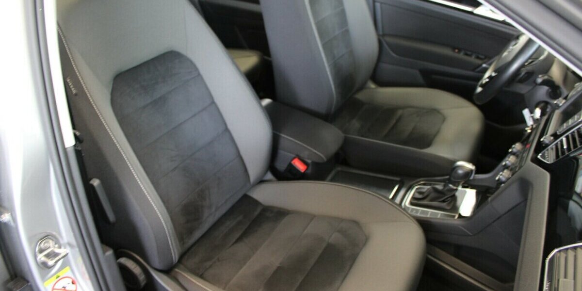 VW Golf Sportsvan 2.0 TDI DSG Highline 94.140 km 17.480 € Euskirchen 53881