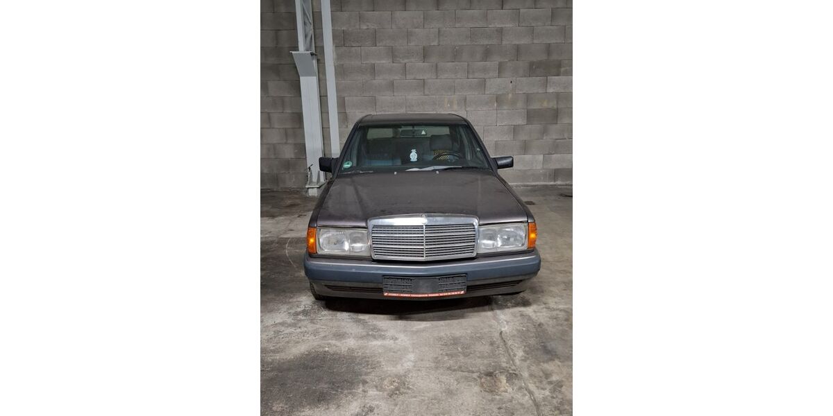 Mercedes-Benz 190 213.035 km 1.890 &euro; Frankfurt am Main 60316