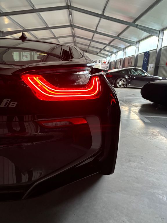 i8