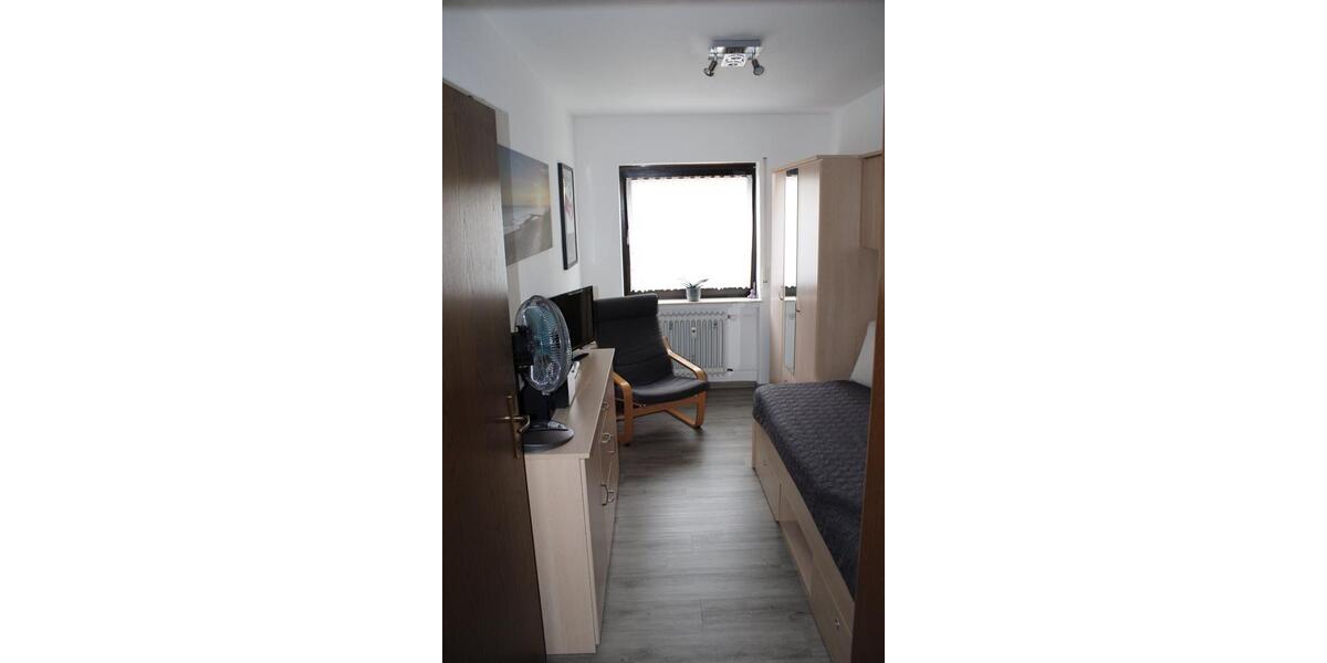 Provisionsfreie helle 4-Zimmer-ETW (1. OG) in Top-Lage 4 zimmer