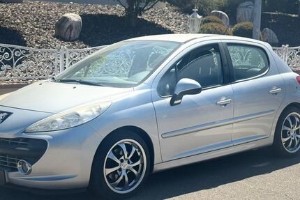 Peugeot 207 122.000 km 2.990 &euro; Hördt 76771