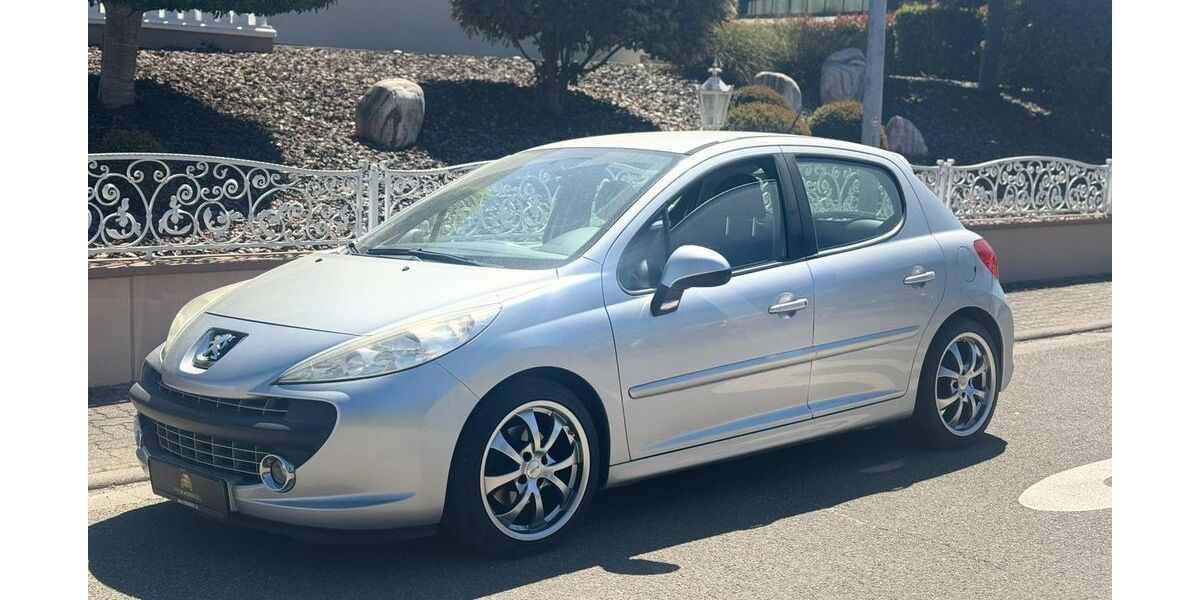 Peugeot 207 122.000 km 2.990 &euro; Hördt 76771