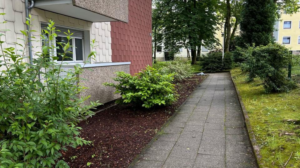 Erdgeschoßwohnung Bochum Höntrop - 3.5 Zimmer, 69 m&sup2;, 600&euro; | Angebot:26003700