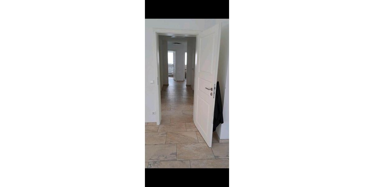 Schöne helle und komplett sanierte 4 Zimmer Wohnung in ruhiger La 4 zimmer