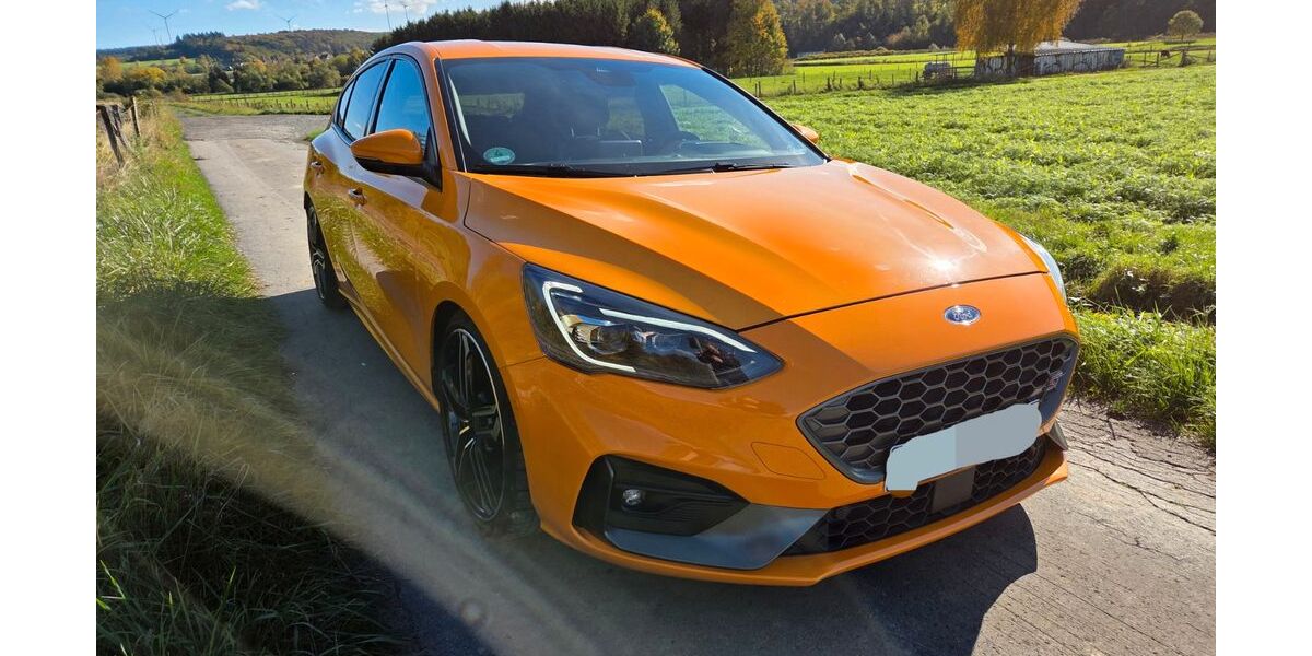 Ford Focus 94.000 km 19.250 &euro; Arnsberg 59821