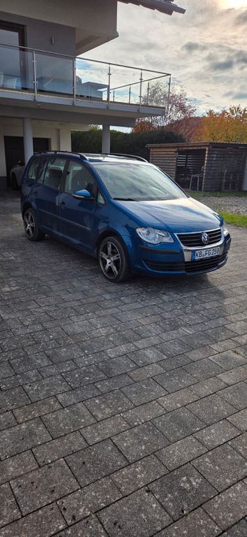 VW Touran 223.000 km 3.150 € Hatzfeld 35116
