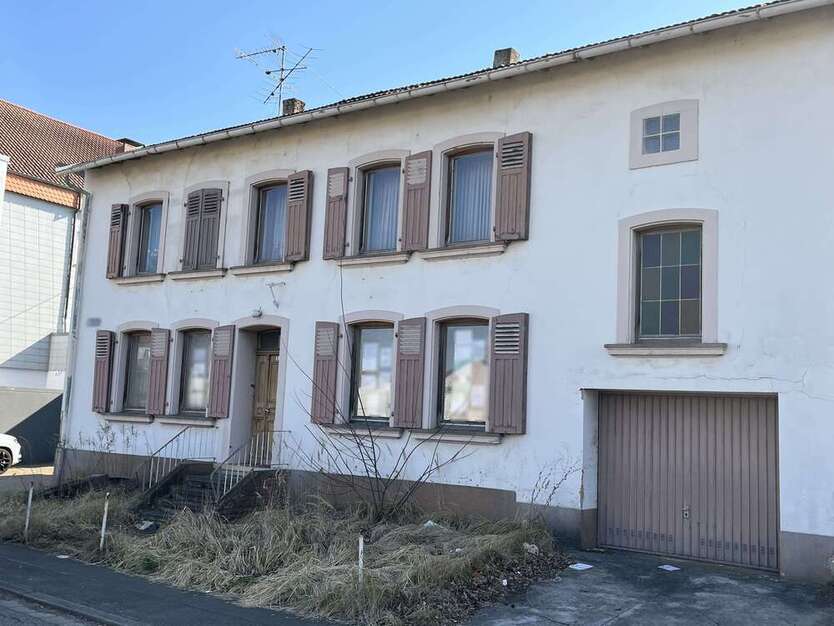 Haus zum Kaufen in Überherrn 99.000 € 250 m²