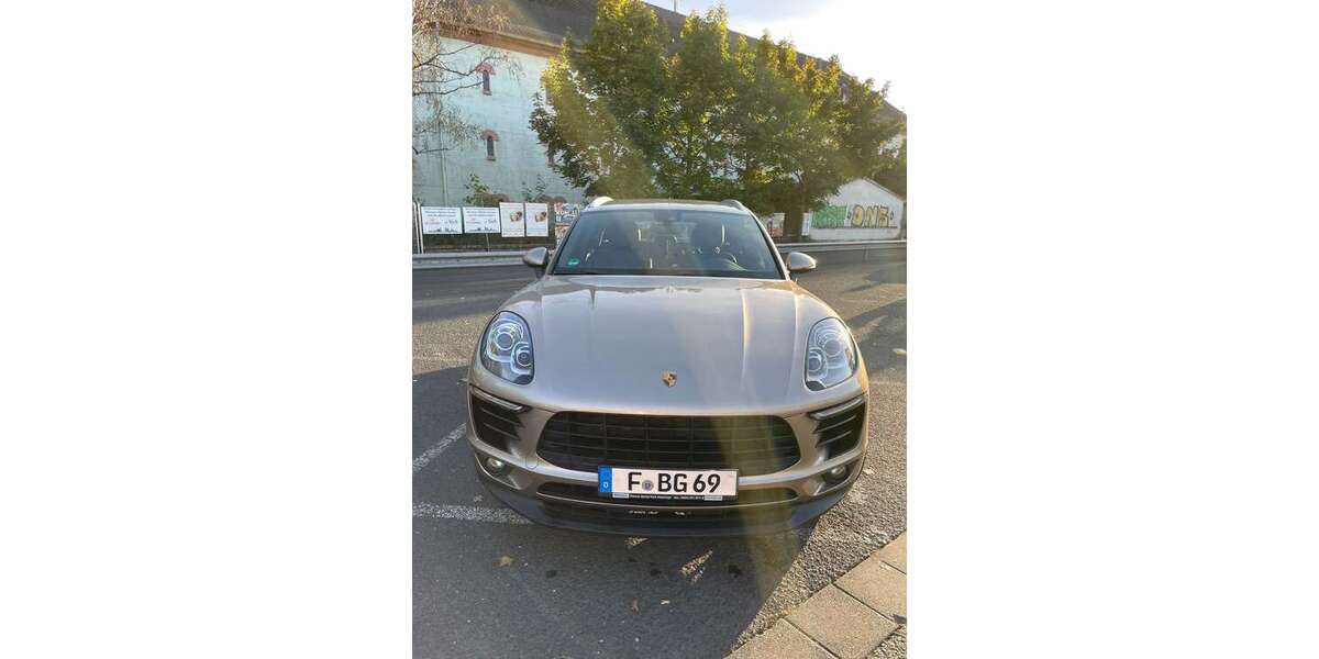 Porsche Macan 190.000 km 29.000 &euro; München 81825