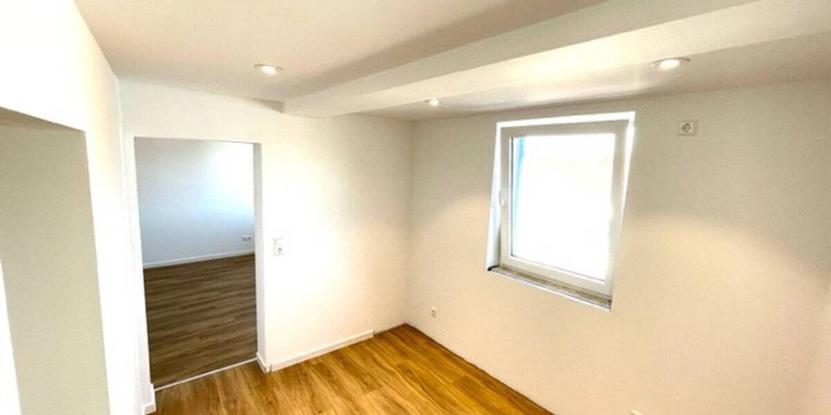 Terrassenwohnung Durmersheim - 4 Zimmer, 120 m&sup2;, 1.300&euro; | Angebot:26569337