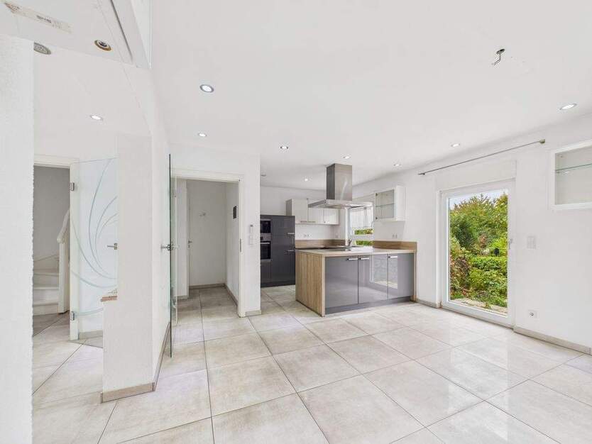 Ruhig gelegene familienfeundliche DHH im Herzen von Heilbronn mit Garage und kleinem Gärtchen 6 zimmer