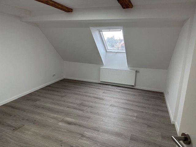 Dachgeschoßwohnung Bovenden - 2 Zimmer, 62 m&sup2;, 800&euro; | Angebot:26051411
