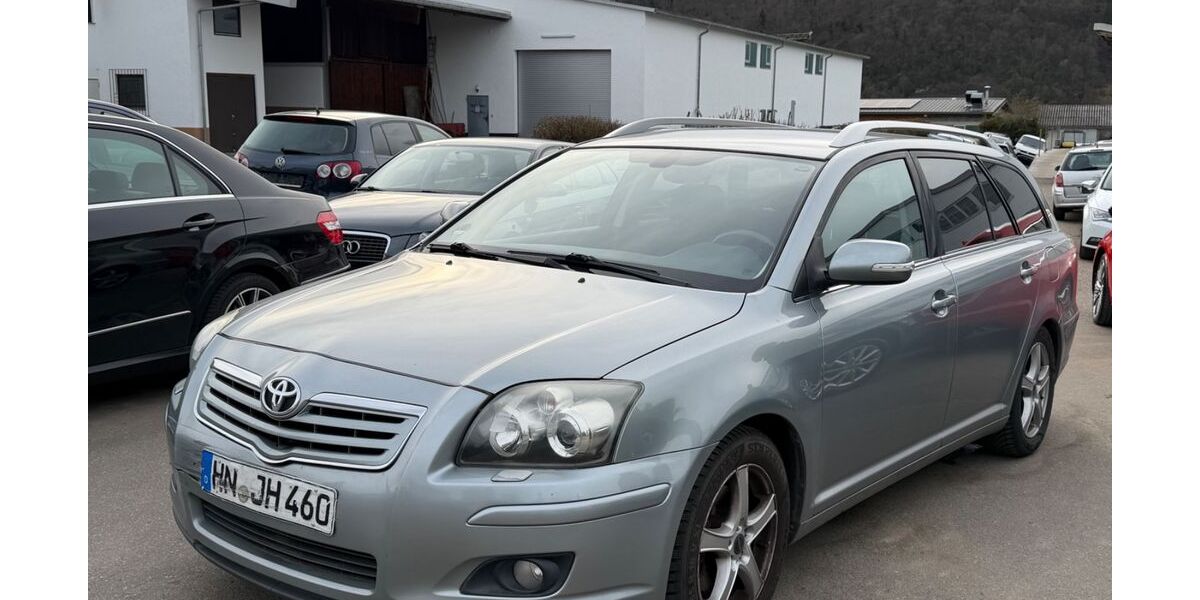 Toyota Avensis 220.000 km 2.499 &euro; Gundelsheim 74831