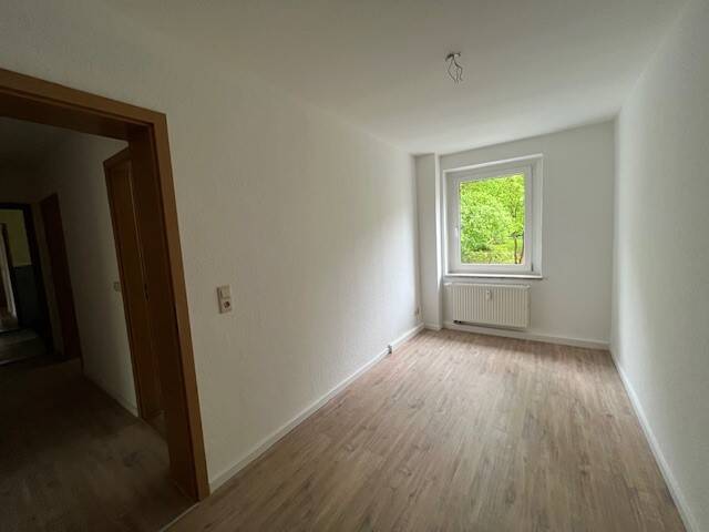 Etagenwohnung Zwickau Marienthal - 2 Zimmer, 42 m&sup2;, 260&euro; | Angebot:26700101