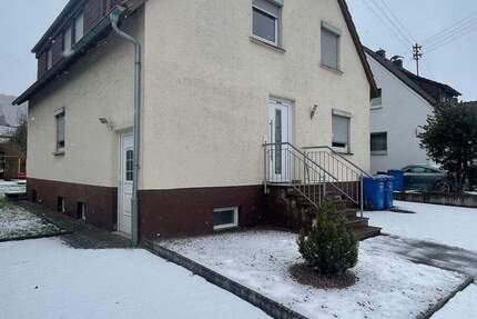 Kompaktes Zweifamilienhaus in familienfreundlicher Lage von Lauchheim inkl. Garage und Garten 7 zimmer