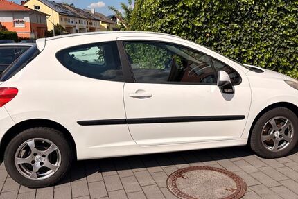 Peugeot 207 154.000 km 1.200 &euro; Gernsbach 76593