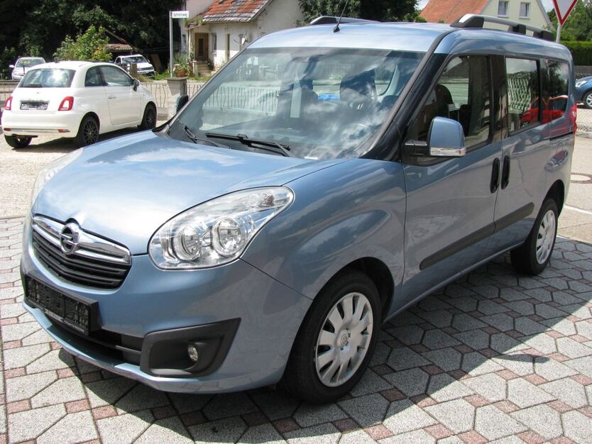 Opel Combo 135.000 km 8.900 € Röfingen 89365