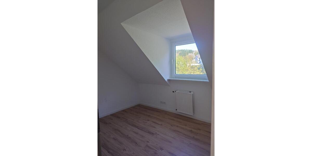 Etagenwohnung Werdohl - 4.5 Zimmer, 108 m&sup2;, 790&euro; | Angebot:25613547