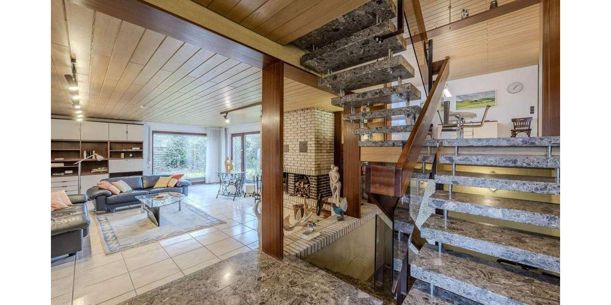 Einfamilienhaus mit Pool, Einliegerwohnung und weitläufigem Grundstück 7 zimmer