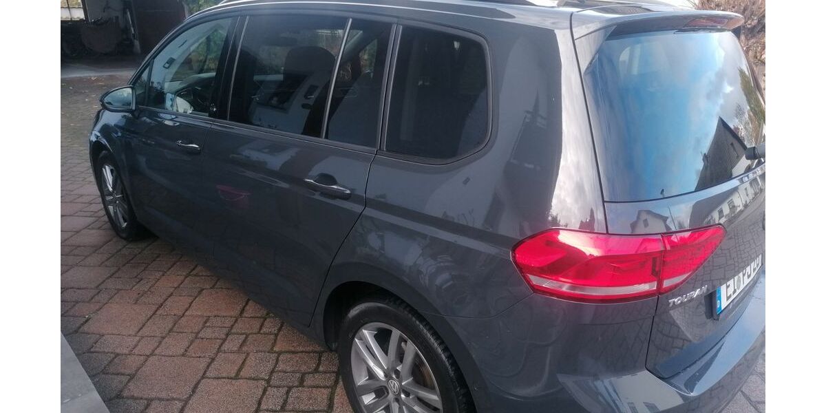 VW Touran 119.000 km 20.900 &euro; Kipfenberg-Pfahldorf 85110
