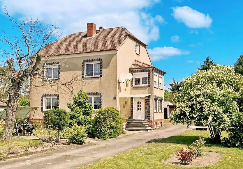 Haus zum Kaufen in Zahna-Elster OT Bülzig 190.000 € 170 m²