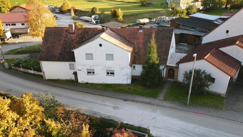 Doppelhaushälfte Treuchtlingen - 11 Zimmer, 184 m&sup2;, 195.000&euro; | Angebot:26820213