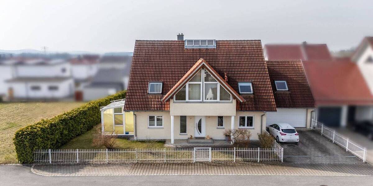 Einfamilienhaus Berngau - 7 Zimmer, 211 m&sup2;, 693.000&euro; | Angebot:25957287