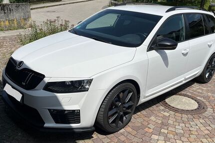 Skoda Octavia 93.000 km 18.800 &euro; Bruckmühl 83052