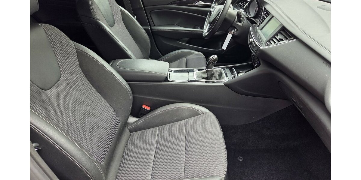 Opel Insignia Sports Tourer Elegance 47.149 km 14.600 &euro; Wilsdruff 01723