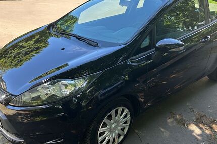 Ford Fiesta 131.000 km 2.800 &euro; Berlin 10555
