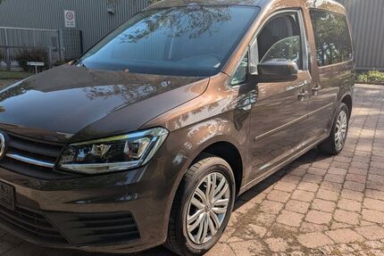 VW Caddy 89.600 km 14.999 € Berlin 13435