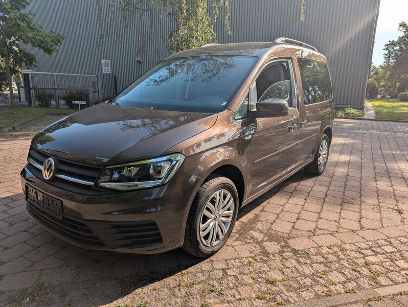 VW Caddy 89.600 km 14.999 € Berlin 13435